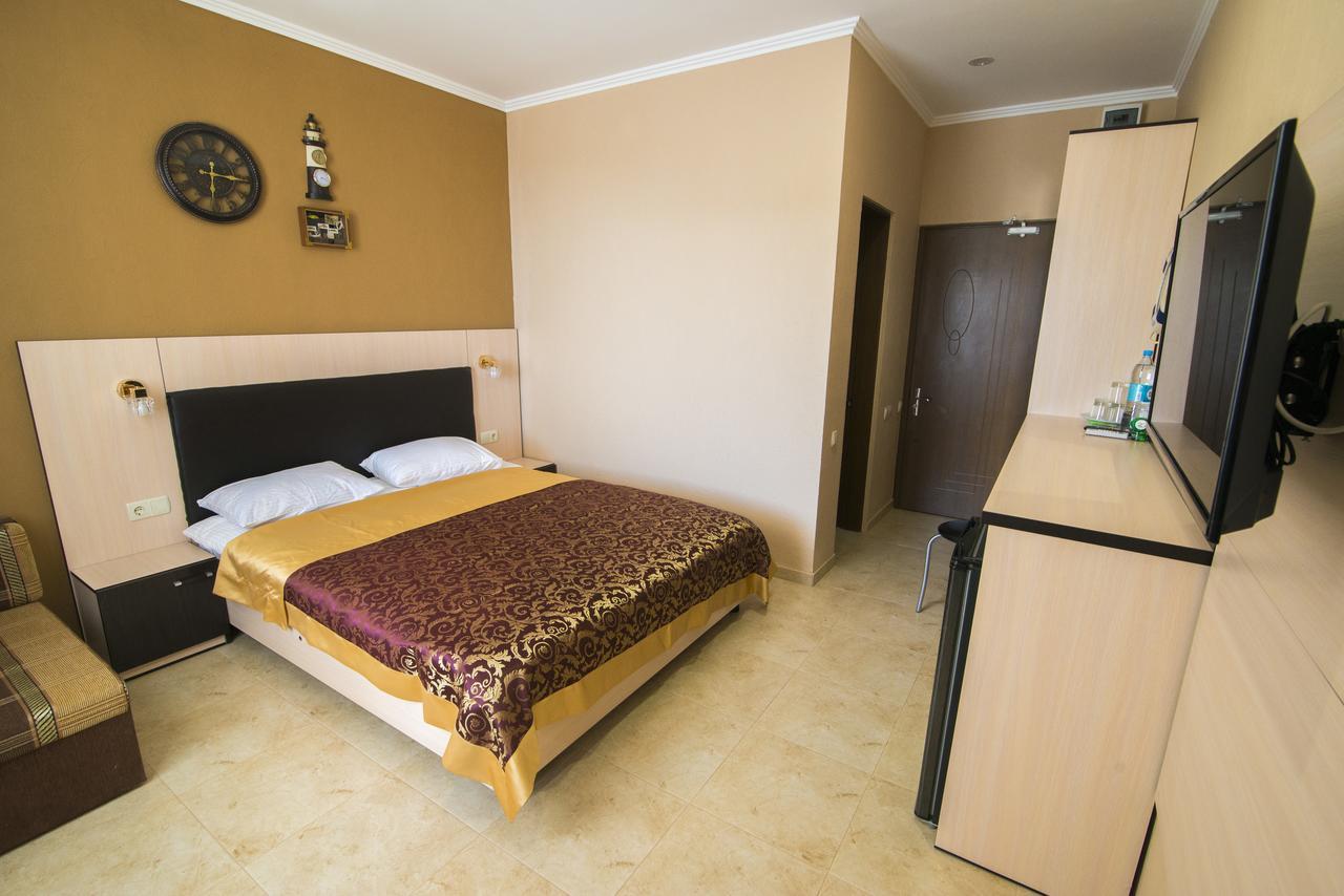 Kovcheg Hotel Затока Экстерьер фото