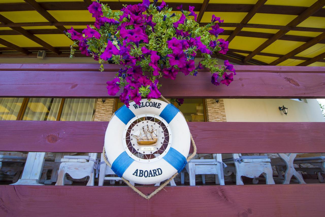 Kovcheg Hotel Затока Экстерьер фото