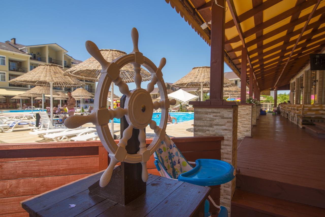 Kovcheg Hotel Затока Экстерьер фото