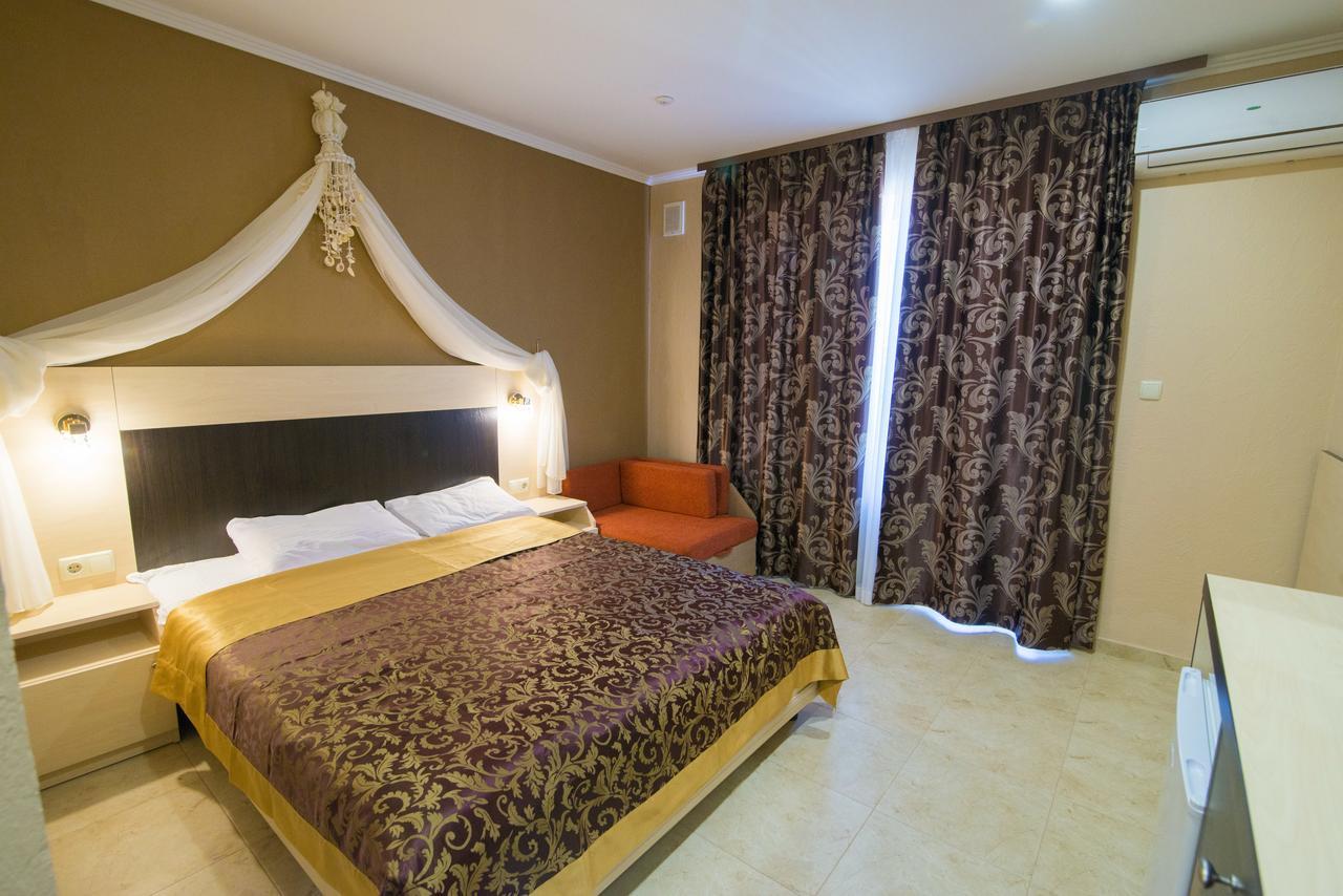 Kovcheg Hotel Затока Экстерьер фото
